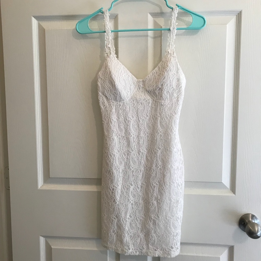 LACE CHARLOTTE RUSSE DRESS